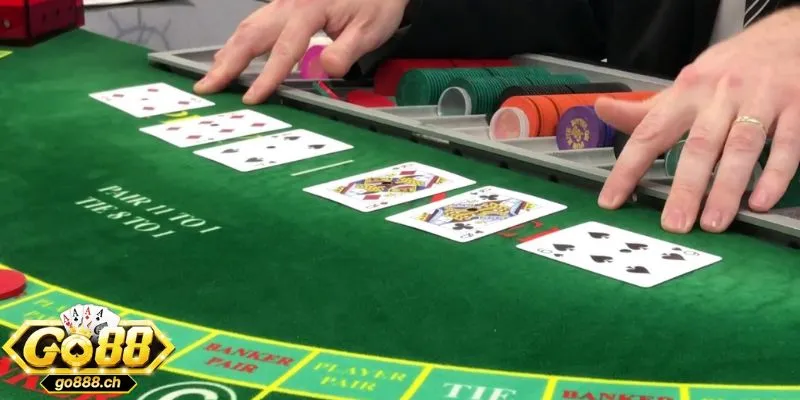 Baccarat squeeze